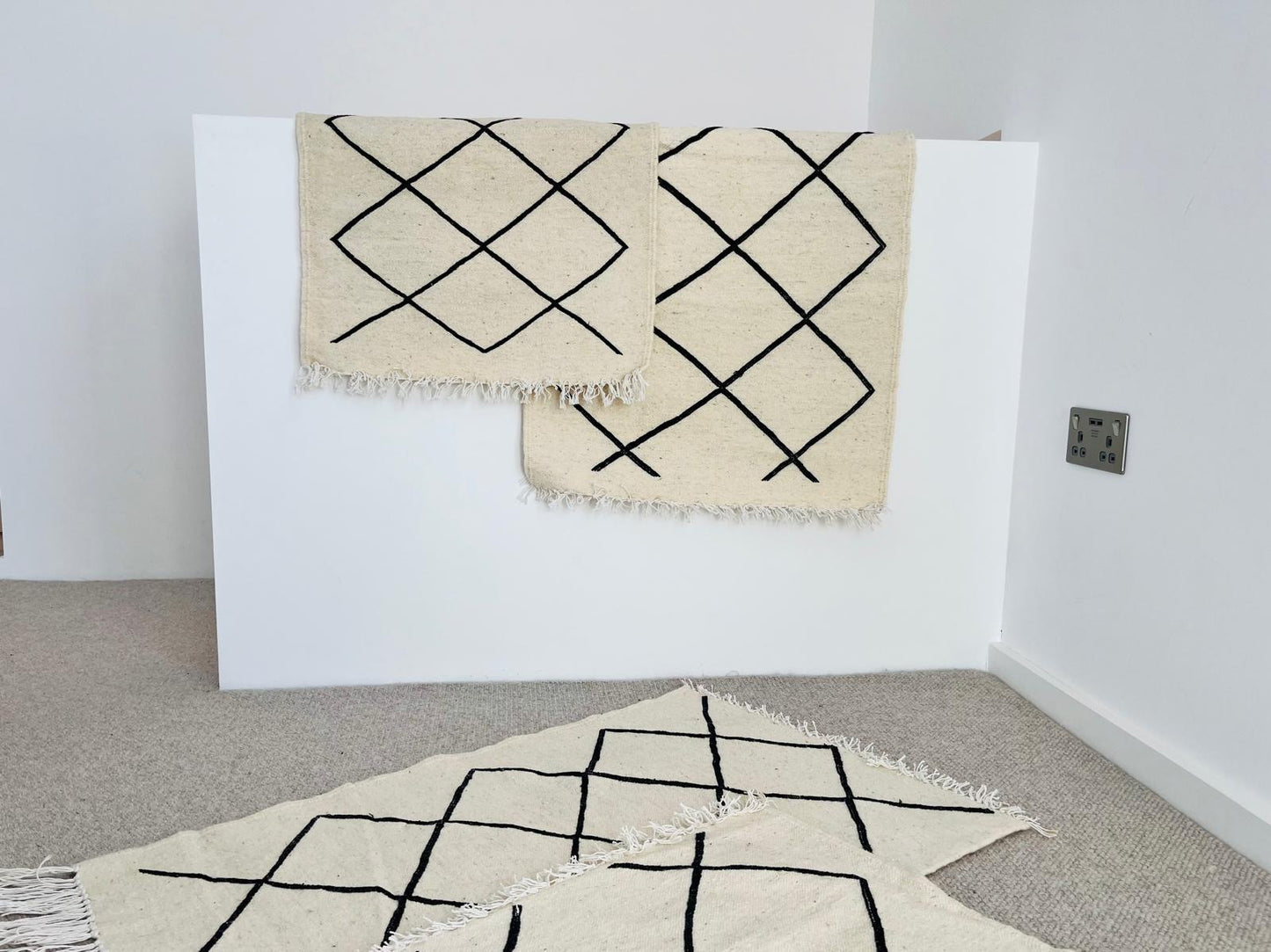 Small Diamond Lattice Rug — Black & Natural